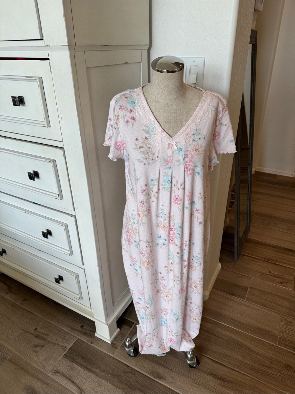 Miss Elaine M  nightgown